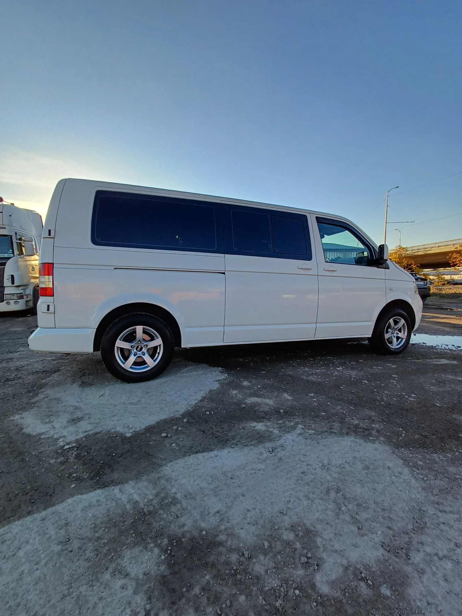 VW Caravelle  - изображение 6