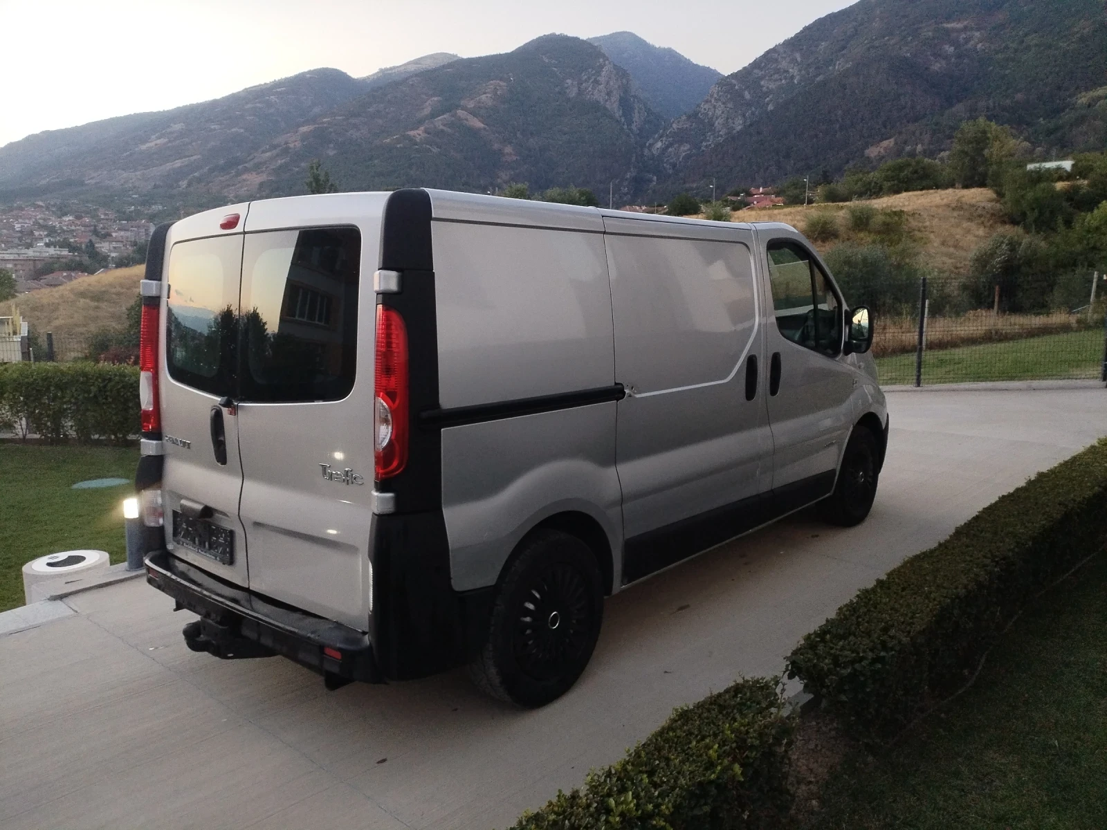 Renault Trafic 2.0 DCI 114HP FACE Клима Ел стъкла Камера Теглич , снимка 6 - Бусове и автобуси - 55849016