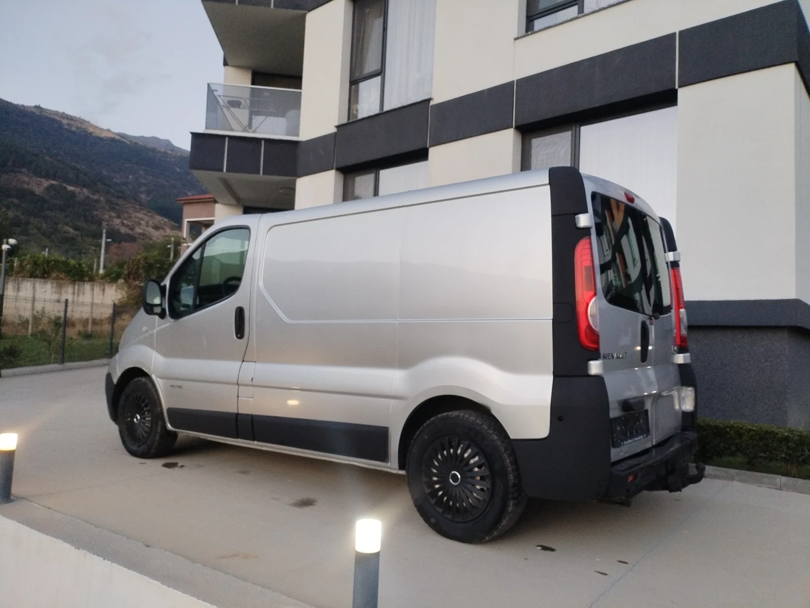 Renault Trafic 2.0 DCI 114HP FACE Клима Ел стъкла Камера Теглич , снимка 10 - Бусове и автобуси - 55849016