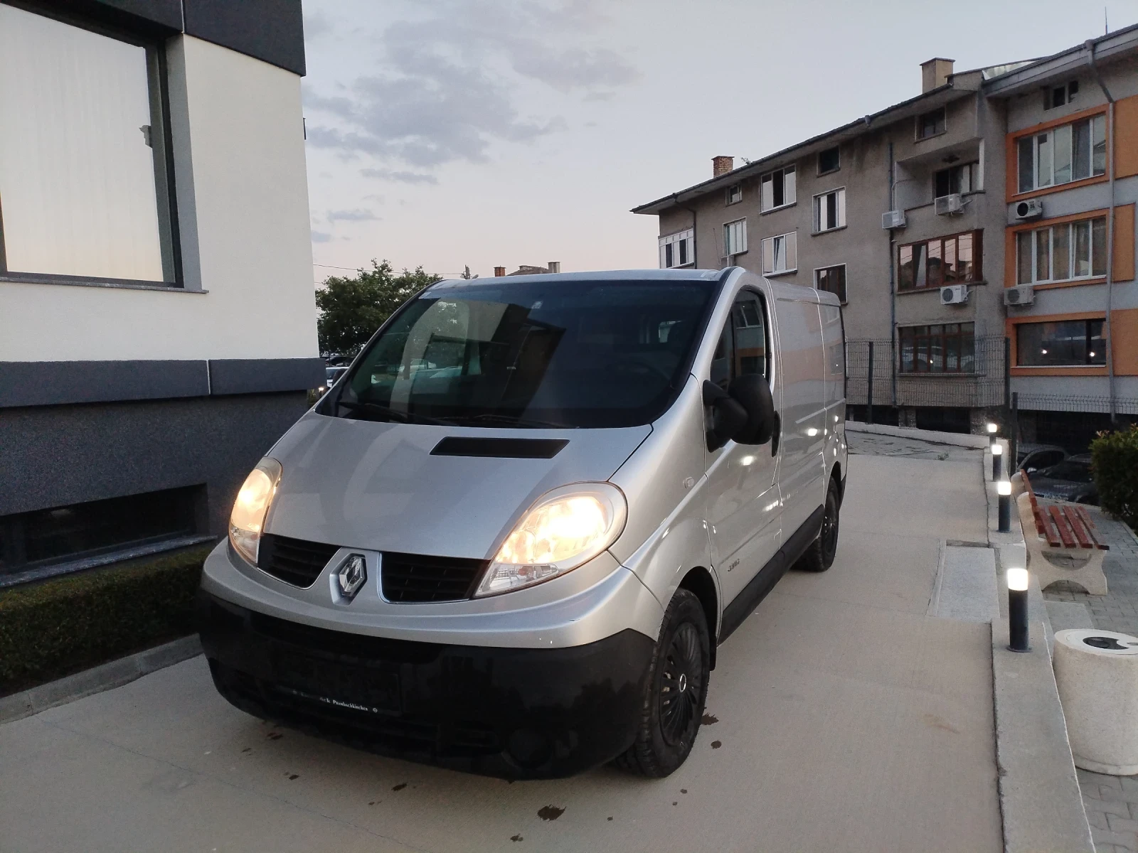 Renault Trafic 2.0 DCI 114HP FACE Клима Ел стъкла Камера Теглич , снимка 17 - Бусове и автобуси - 55849016