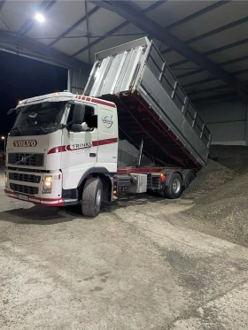 Volvo Fh 12 460- 6x4 ТРИСТРАНЕН САМОСВАЛ, снимка 2