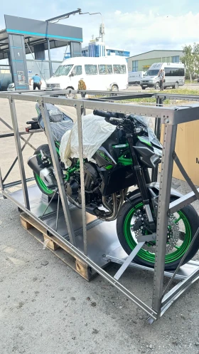 Kawasaki Z Z900 2024г., снимка 4