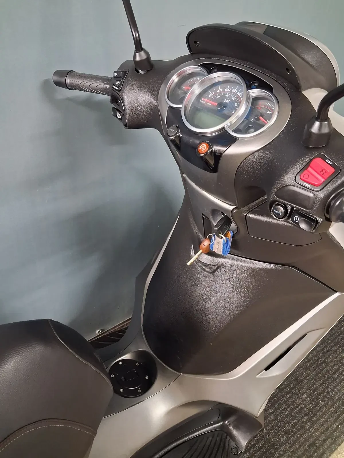 Piaggio Beverly S 300i ABS/ASR, снимка 6 - Мотоциклети и мототехника - 54948653