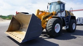 Челен товарач Liebherr 566, снимка 2