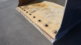 Челен товарач Liebherr 566, снимка 9