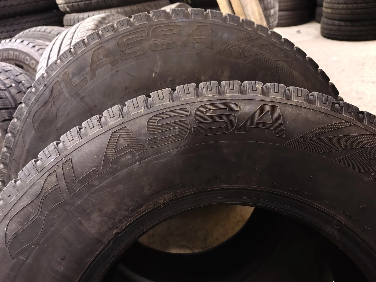 Гуми Зимни 225/75R16, снимка 4 - Гуми и джанти - 54103457