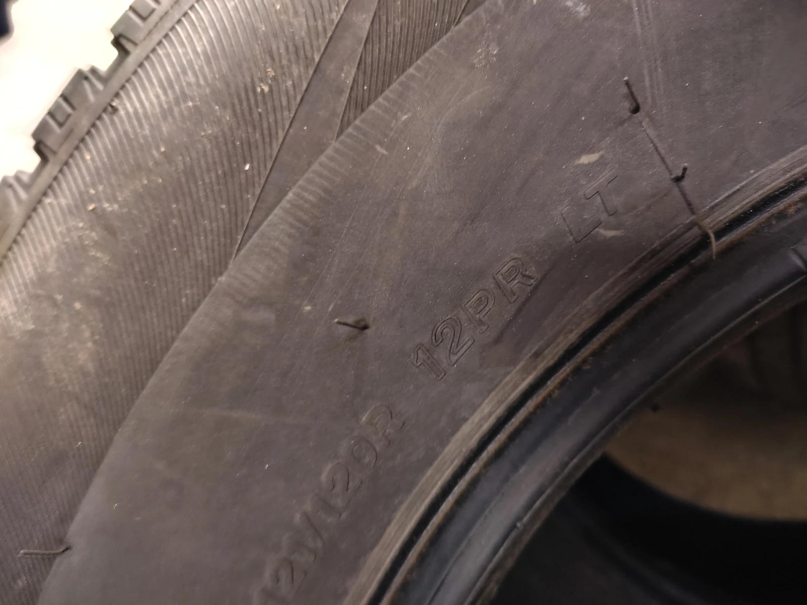 Гуми Зимни 225/75R16, снимка 6 - Гуми и джанти - 54103457