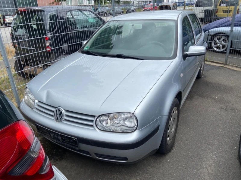 VW Golf 1.6, снимка 1 - Автомобили и джипове - 37509846