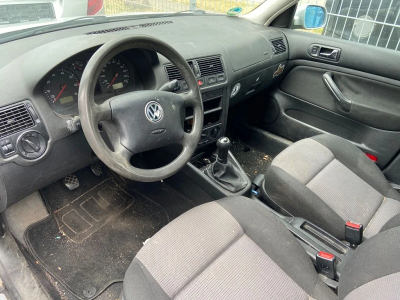 VW Golf 1.6, снимка 4 - Автомобили и джипове - 37509846