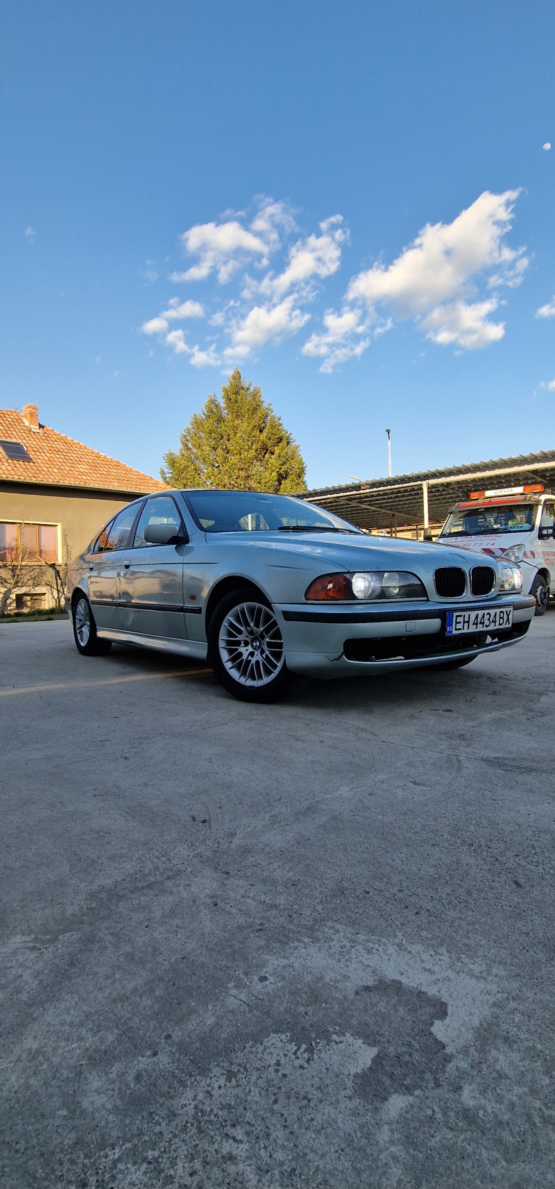 BMW 523 i, снимка 3 - Автомобили и джипове - 45736158