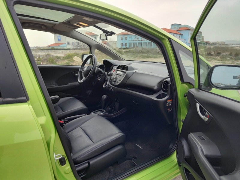 Honda Jazz 1.3 Panorama Executive SWISS, снимка 9 - Автомобили и джипове - 46241620
