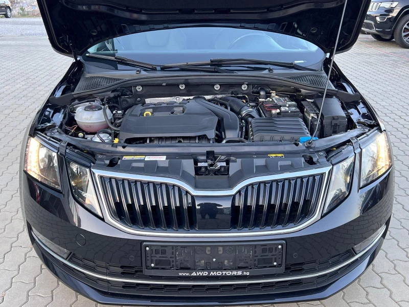 Skoda Octavia 1.5 TSI DSG Carplay, Line Assist, Keyless, Dist, снимка 17 - Автомобили и джипове - 47918087