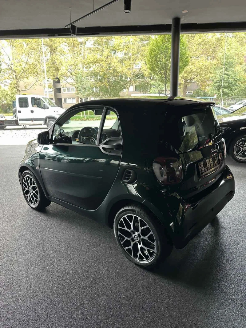 Smart Fortwo, снимка 1 - Автомобили и джипове - 48404297