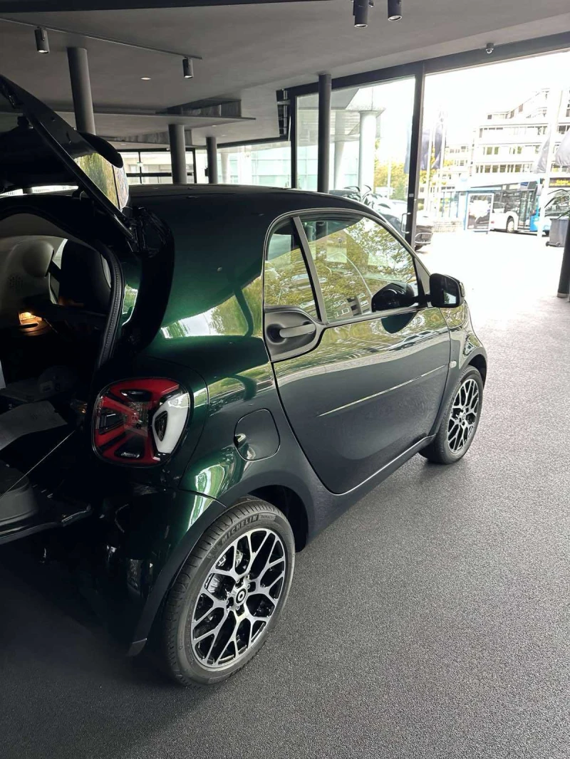 Smart Fortwo, снимка 4 - Автомобили и джипове - 48404297