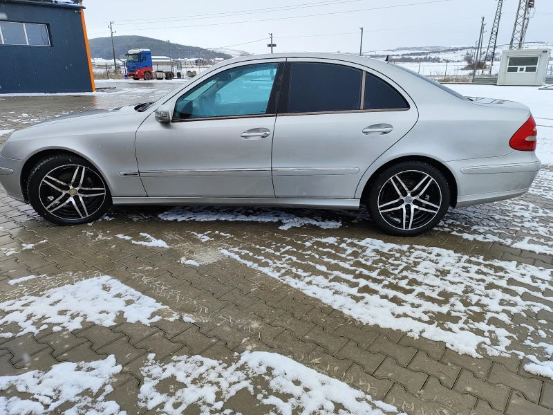 Mercedes-Benz E 320, снимка 8 - Автомобили и джипове - 48638981