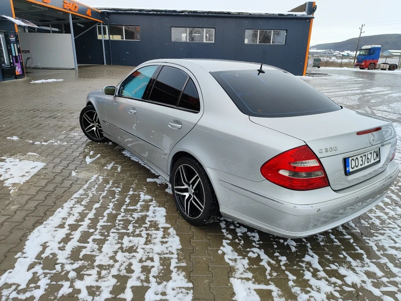 Mercedes-Benz E 320, снимка 7 - Автомобили и джипове - 48638981