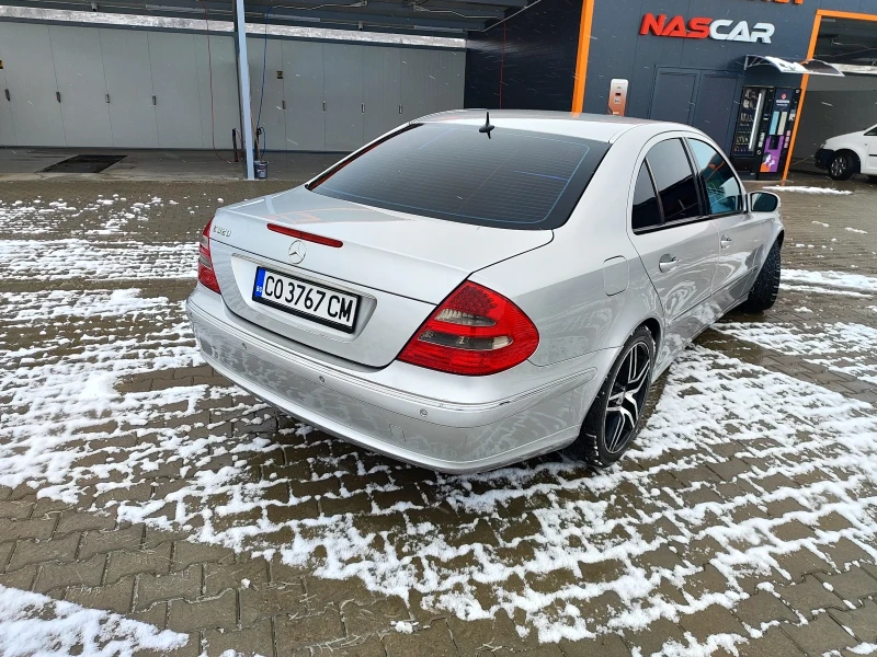 Mercedes-Benz E 320, снимка 5 - Автомобили и джипове - 48638981