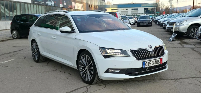 Skoda Superb 2.0 TDI 4x4 190k.c LAURIN&KLEMENT, снимка 3 - Автомобили и джипове - 49394239