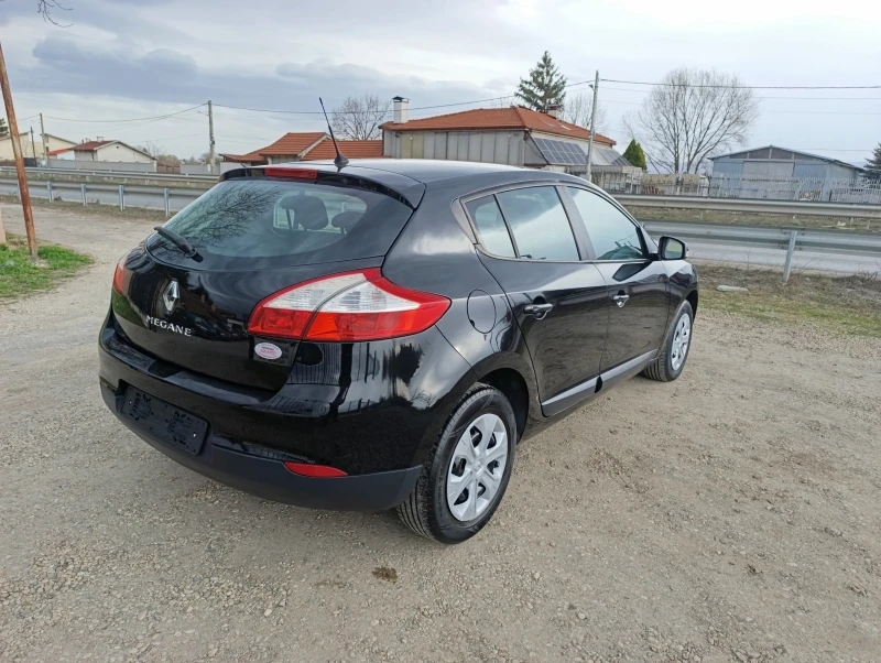 Renault Megane 1.6i- 16v Бензин, снимка 7 - Автомобили и джипове - 49452969