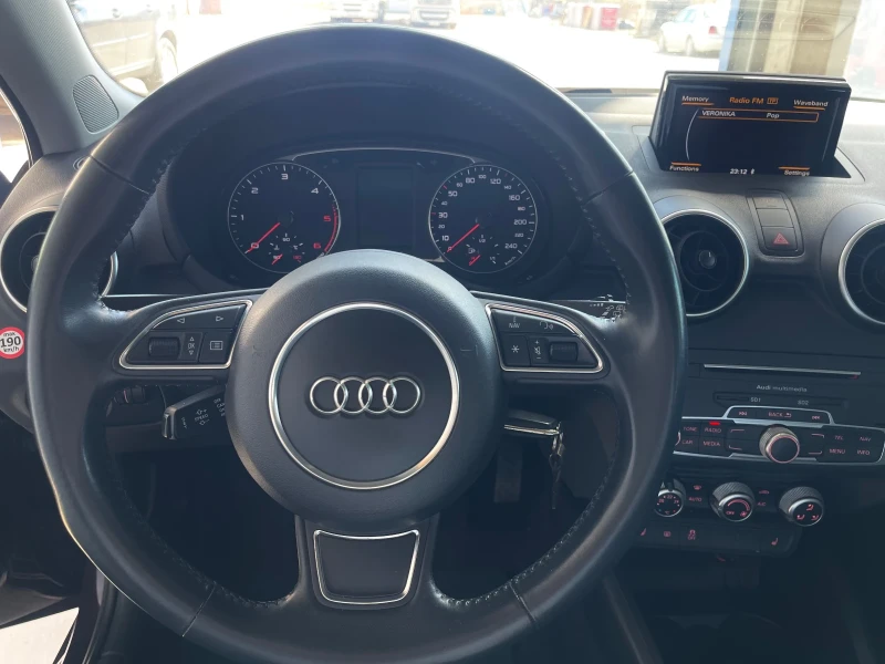 Audi A1 1.6 TDI* Sportback* Navi* Подгрев на седалки* Темп, снимка 13 - Автомобили и джипове - 49559363