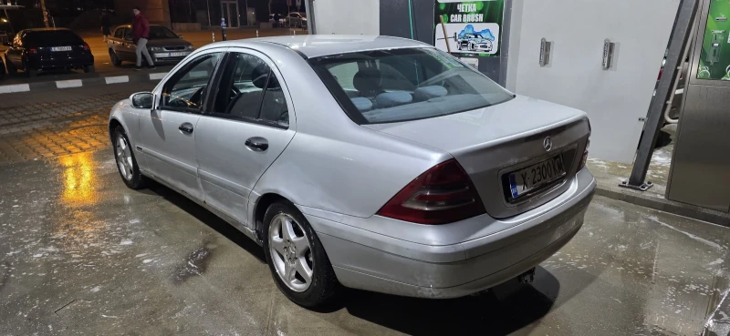 Mercedes-Benz C 200, снимка 3 - Автомобили и джипове - 49577368