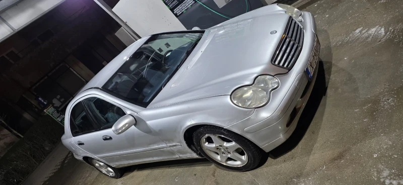 Mercedes-Benz C 200, снимка 8 - Автомобили и джипове - 49577368