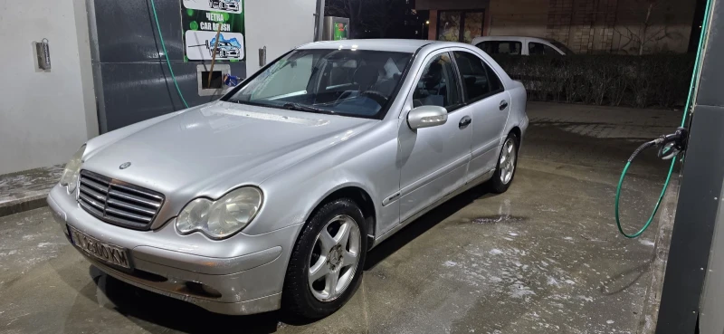 Mercedes-Benz C 200, снимка 2 - Автомобили и джипове - 49577368