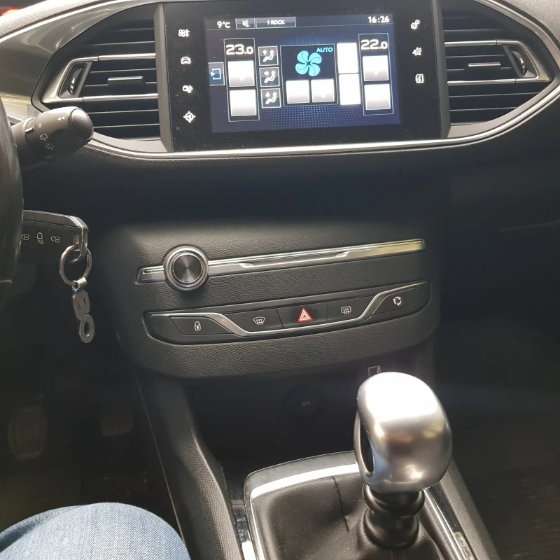Peugeot 308, снимка 8 - Автомобили и джипове - 51264304