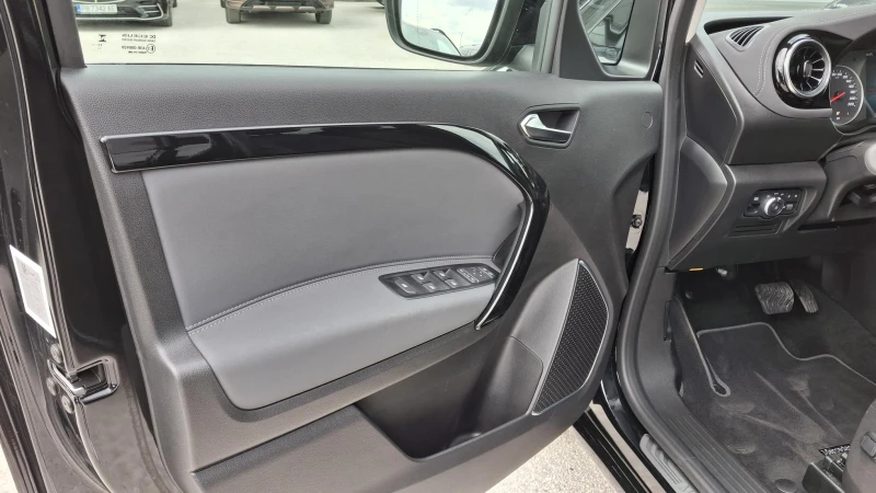 Mercedes-Benz T-класа 180d 4x2, снимка 13 - Автомобили и джипове - 50031296