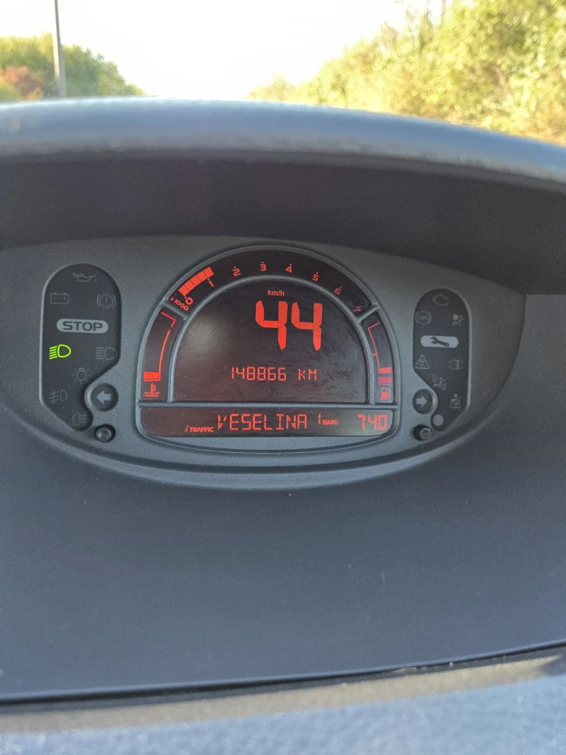 Renault Modus 1.2 16V 75 кс, снимка 15 - Автомобили и джипове - 51752172