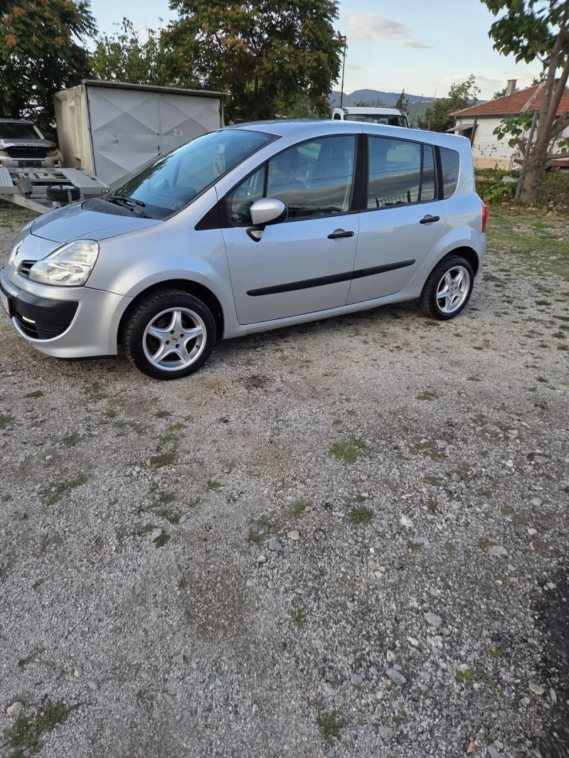 Renault Modus 1.2 16V 75 кс, снимка 6 - Автомобили и джипове - 51752172