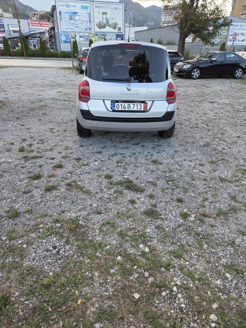 Renault Modus 1.2 16V 75 кс, снимка 4 - Автомобили и джипове - 51752172