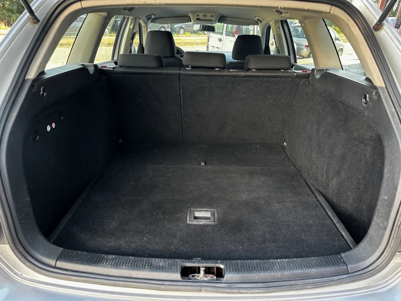 VW Golf 1.6TDi, снимка 15 - Автомобили и джипове - 51890812