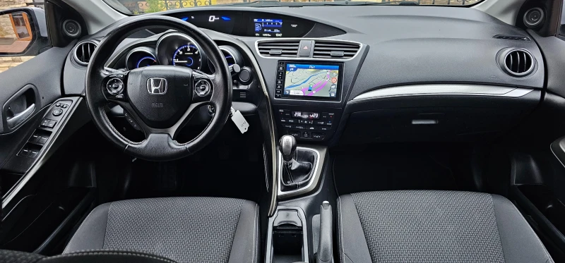 Honda Civic 1.6i -DTEC Elegance , снимка 12 - Автомобили и джипове - 52346585