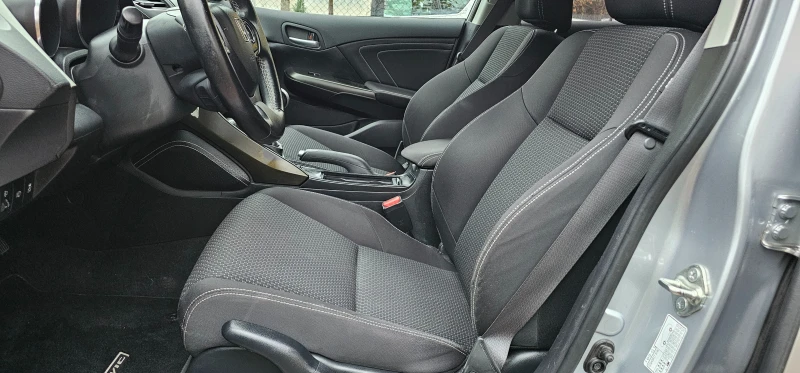Honda Civic 1.6i -DTEC Elegance , снимка 15 - Автомобили и джипове - 52346585