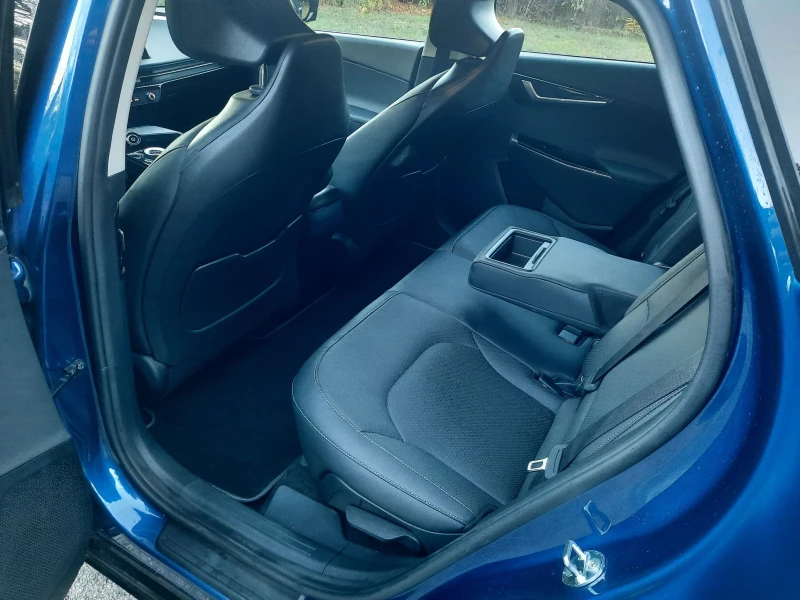 Kia EV6, снимка 8 - Автомобили и джипове - 52414394