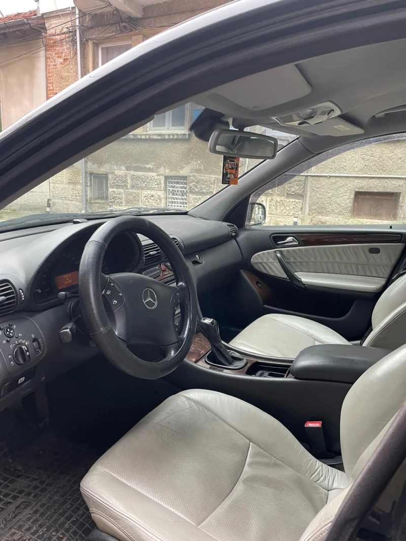 Mercedes-Benz C 220 220CDI, снимка 6 - Автомобили и джипове - 52801545