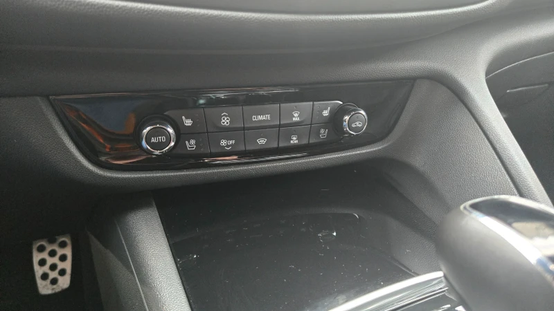 Opel Insignia, снимка 7 - Автомобили и джипове - 52945115