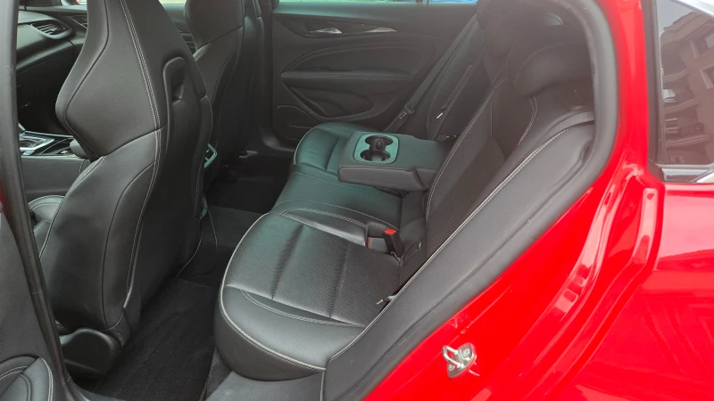 Opel Insignia, снимка 10 - Автомобили и джипове - 52945115