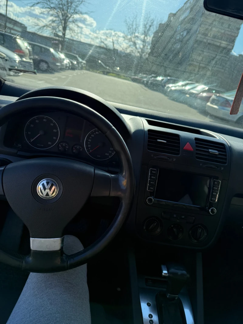 VW Golf 1.6i Газ/Бензин, снимка 7 - Автомобили и джипове - 52944477