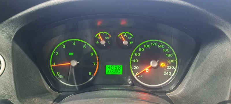 Ford Focus 1.6/Газ/Клима/ЕКО3, снимка 7 - Автомобили и джипове - 53172756