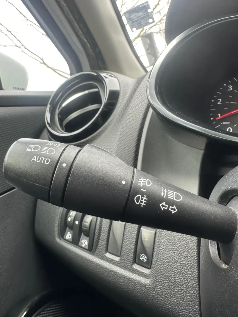 Renault Clio 1.5 DCI, снимка 5 - Автомобили и джипове - 53454137