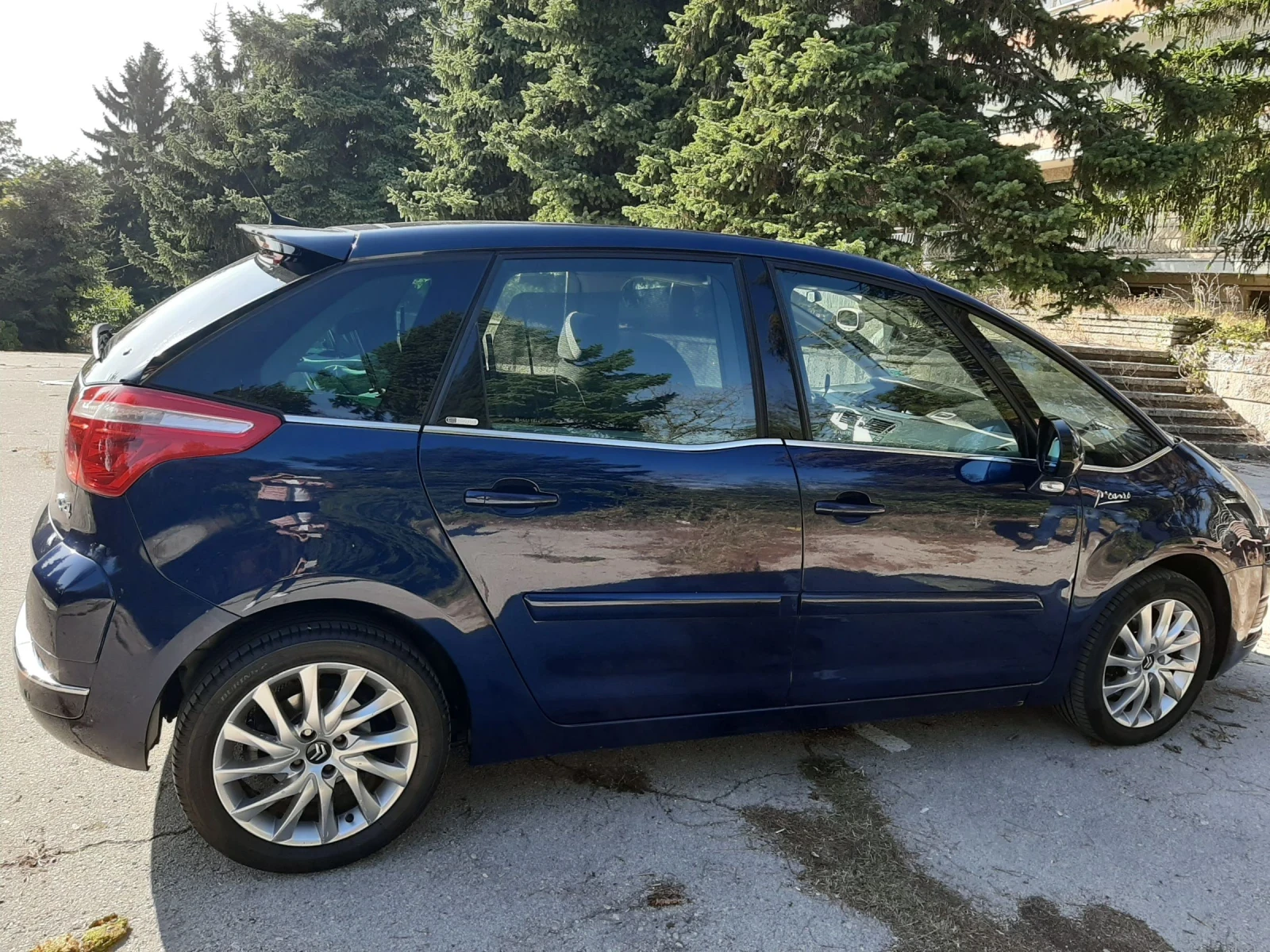 Citroen C4 Picasso Exclusive 2.0 - изображение 3