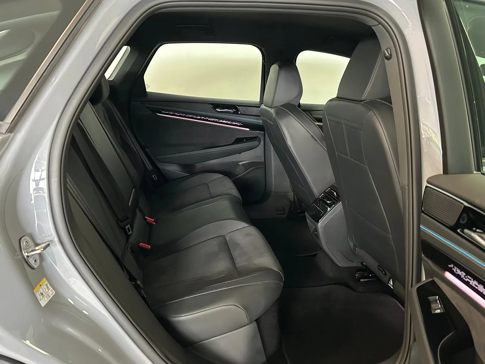 VW ID.7 PRO/286HP/MASSAGE/360/MEMO/HUD/AHK/LED/NAVI/372g | Mobile.bg   14