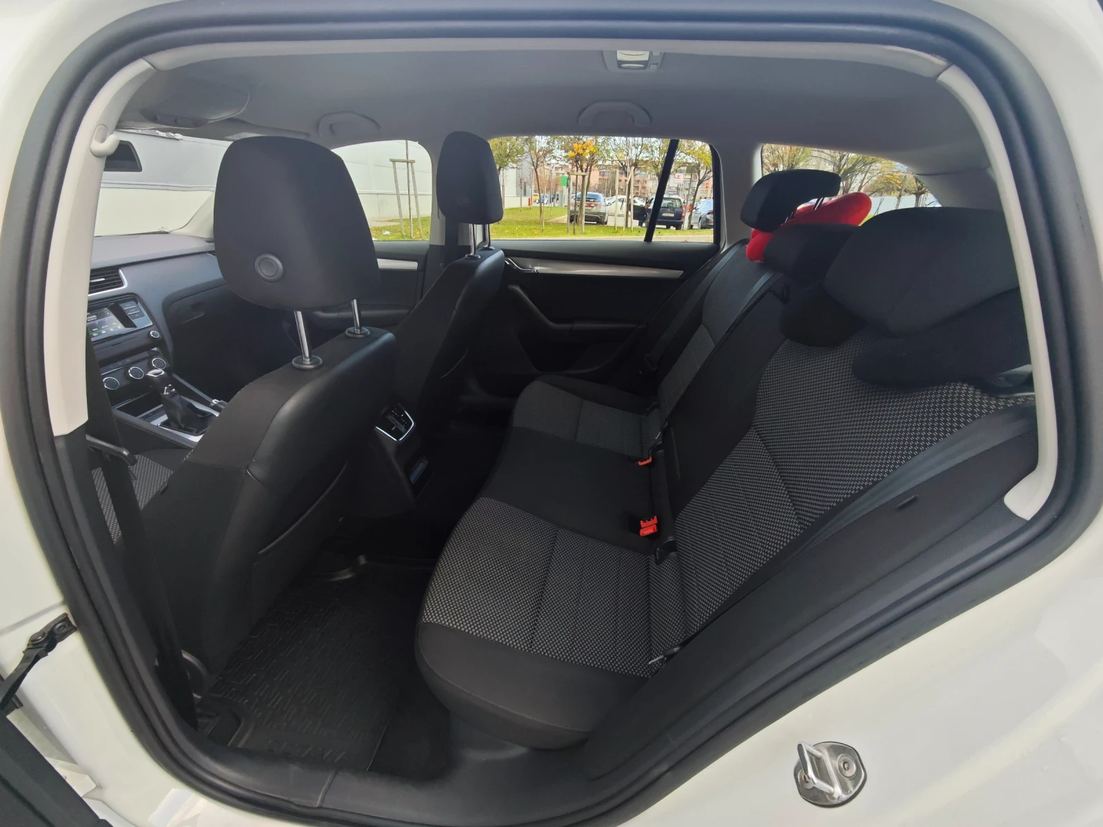 Skoda Octavia 2.0 TDI 150 .. | Mobile.bg   7