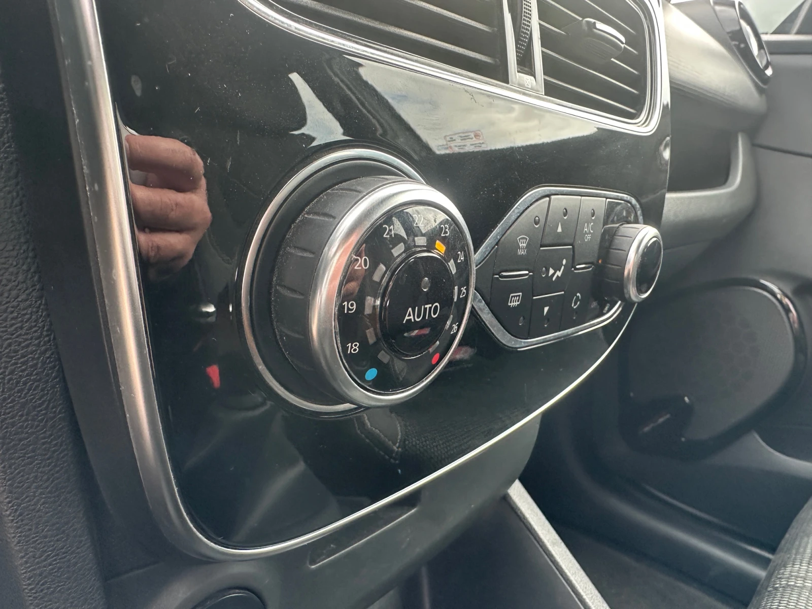 Renault Clio 1.5 DCI - изображение 9