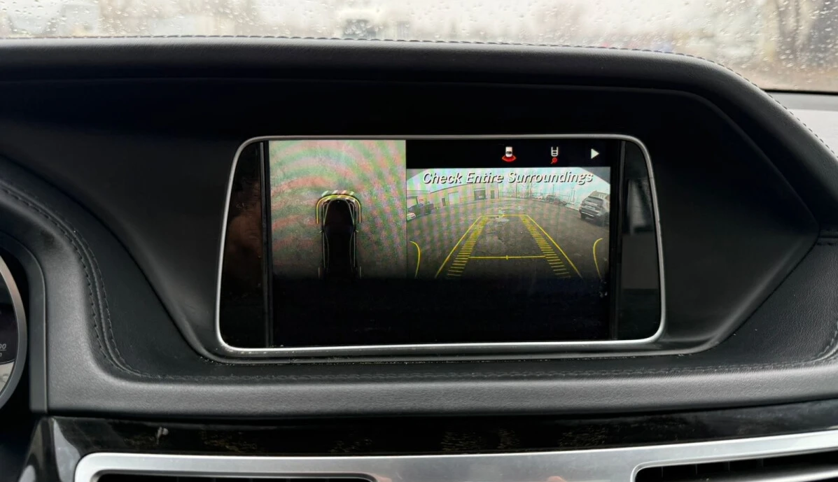 Mercedes-Benz E 400 * 4MATIC* ПАНОРАМА* KEYLESS* КАМЕРА* КОЖА* ПОДГРЕВ, снимка 13 - Автомобили и джипове - 53828091