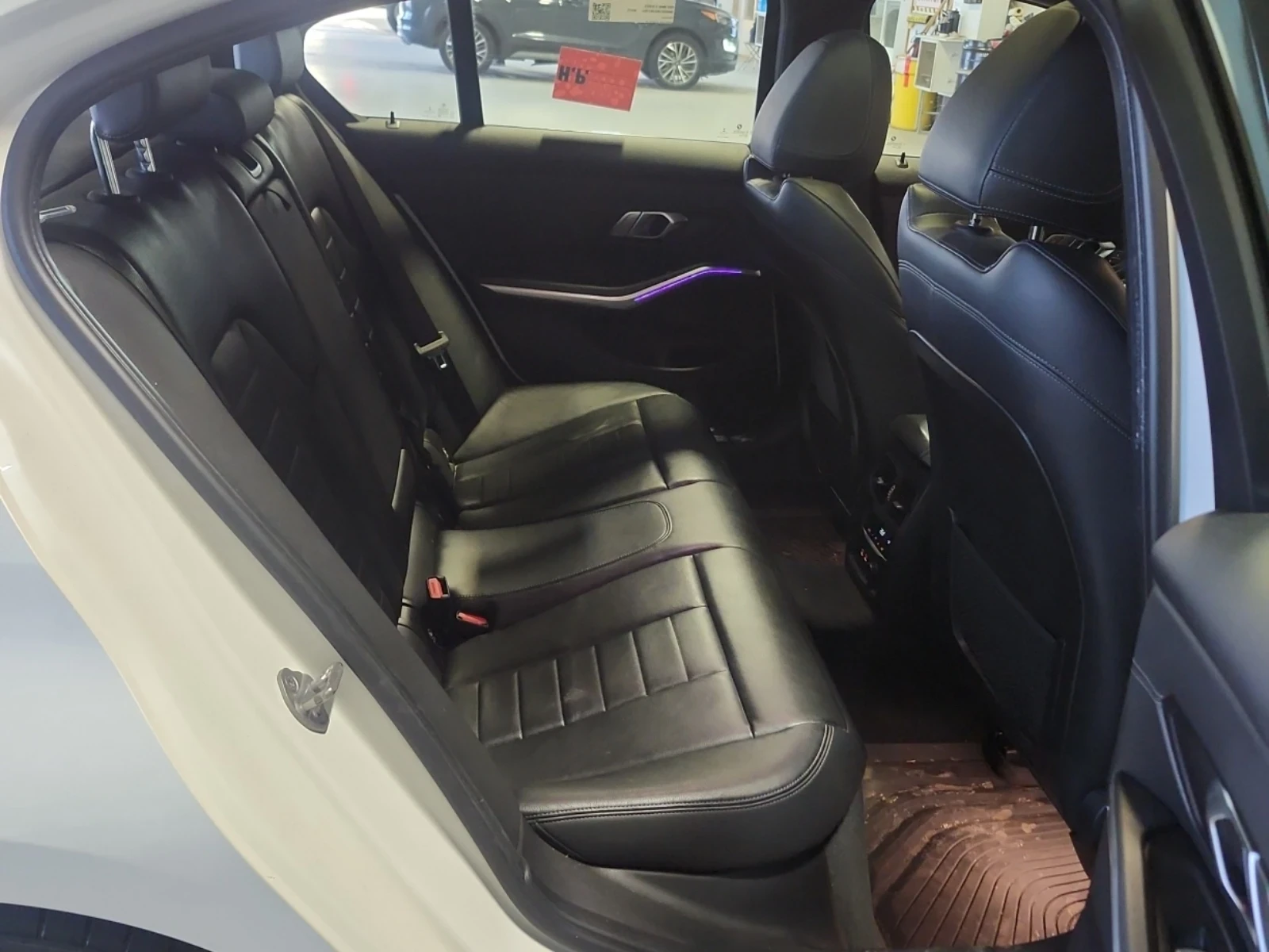 BMW 330 M PACK * БЕЗ ИНЦИДЕНТИ * СЕРВИЗНА ИСТОРИЯ * , снимка 11 - Автомобили и джипове - 53829496