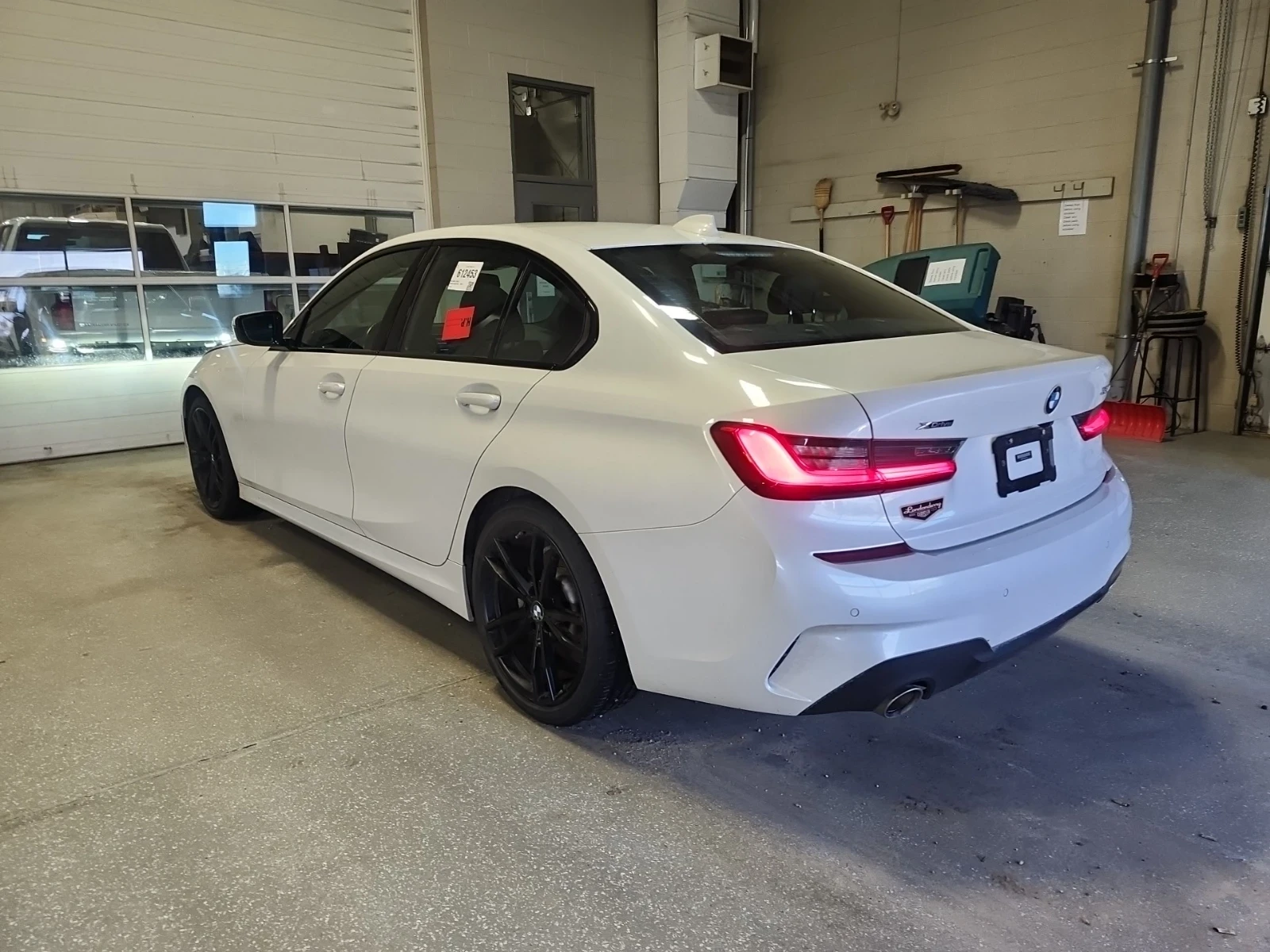 BMW 330 M PACK * БЕЗ ИНЦИДЕНТИ * СЕРВИЗНА ИСТОРИЯ * , снимка 4 - Автомобили и джипове - 53829496