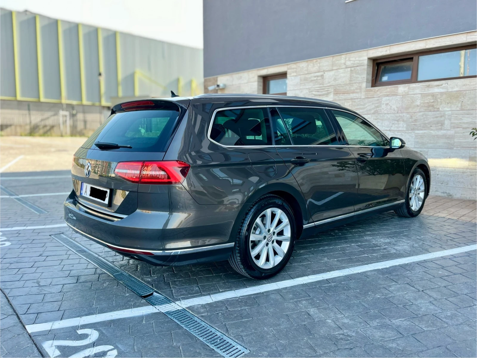 VW Passat 2.0TDI 190hp Highline* Купувана от България* ТОП Т, снимка 5 - Автомобили и джипове - 53976080